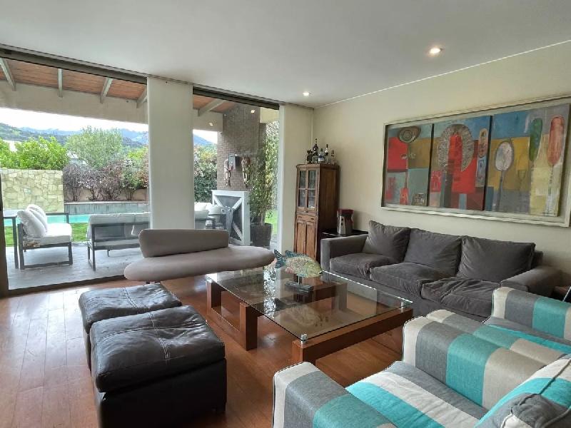 VENDE CASA EN LA DEHESA